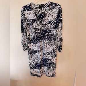 JM COLLECTION PM NAVY AND WHITE LONG SLEEVED DRESS WITH GOLD ZIPPER